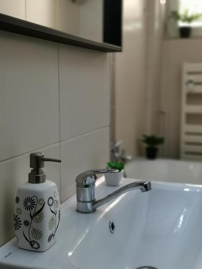 Sunset Bucharest Apartment ภายนอก รูปภาพ