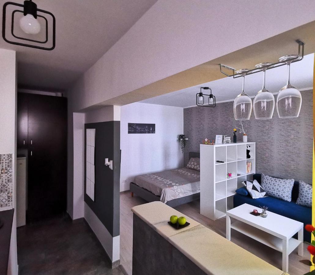 Sunset Bucharest Apartment ภายนอก รูปภาพ