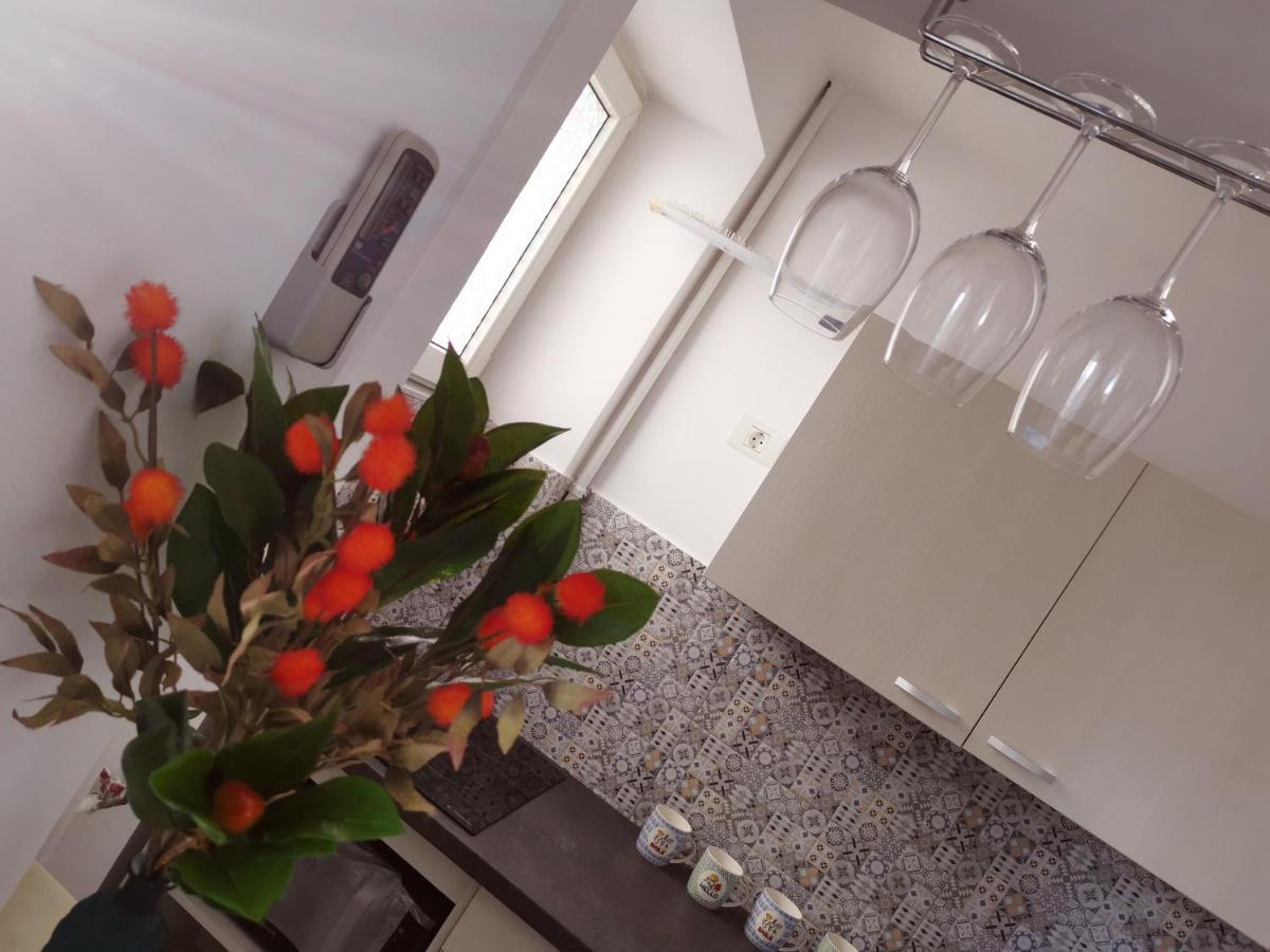 Sunset Bucharest Apartment ภายนอก รูปภาพ
