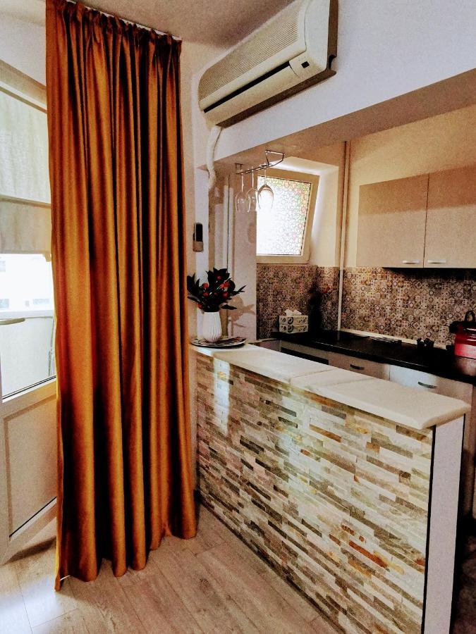 Sunset Bucharest Apartment ภายนอก รูปภาพ